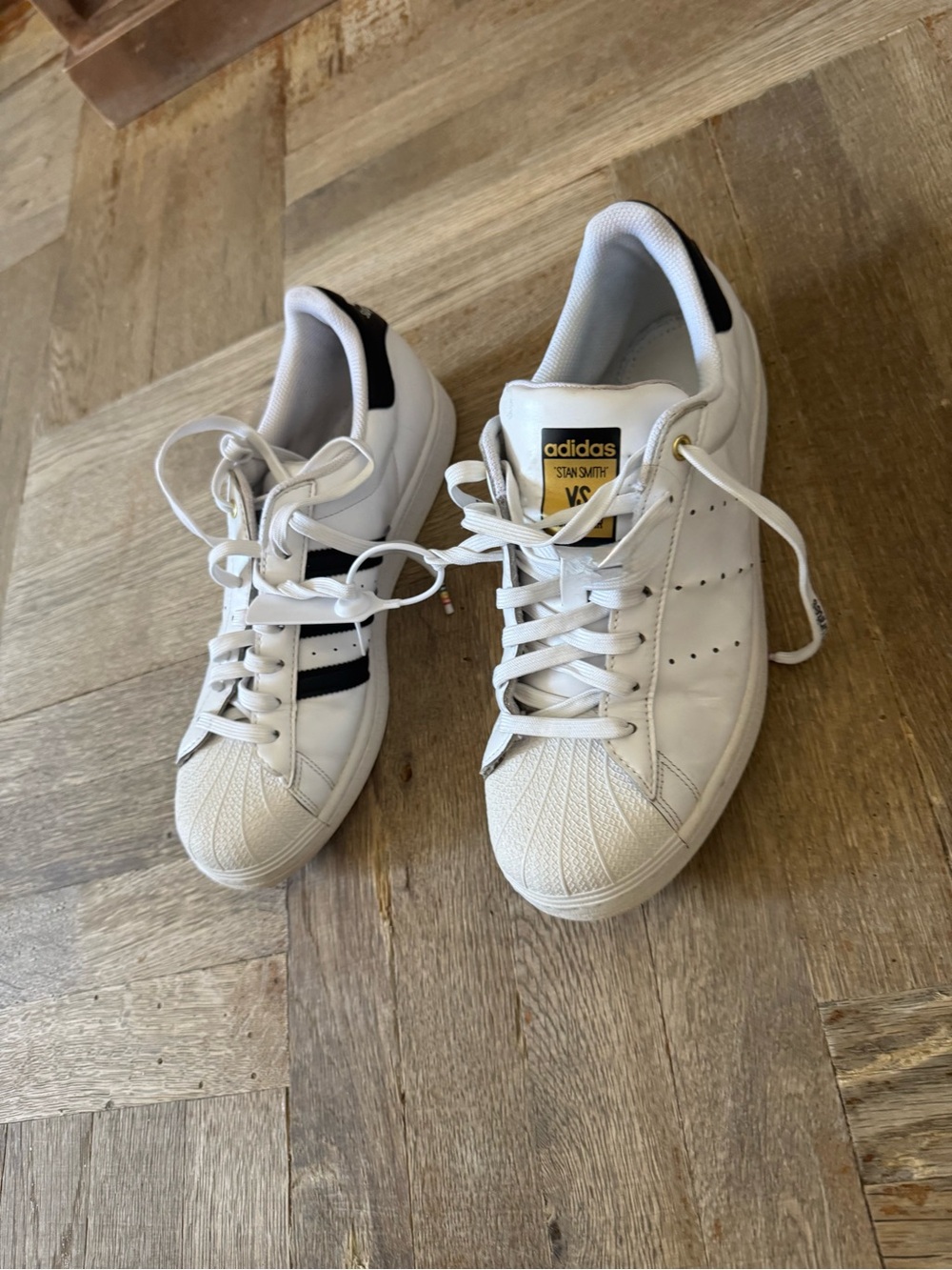Adidas Superstan Stan Smith Mens Size 9 White Athletic Leather Shoes
Sneakers
